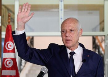 قيس سعيد يعلن نيته إصدار قانون يمنع التمويل الخارجي للجمعيات