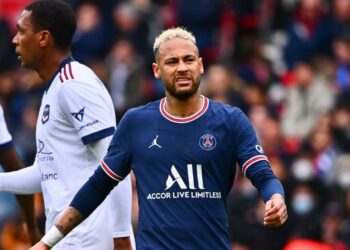 “يصل مخمورا للتدريبات”.. إتهامات لنيمار بـ”تدمير” سان جرمان…!!!