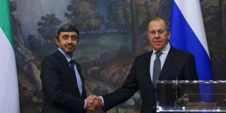 عبد الله بن زايد: الإمارات مستعدة لدعم تسوية بين روسيا وأوكرانيا