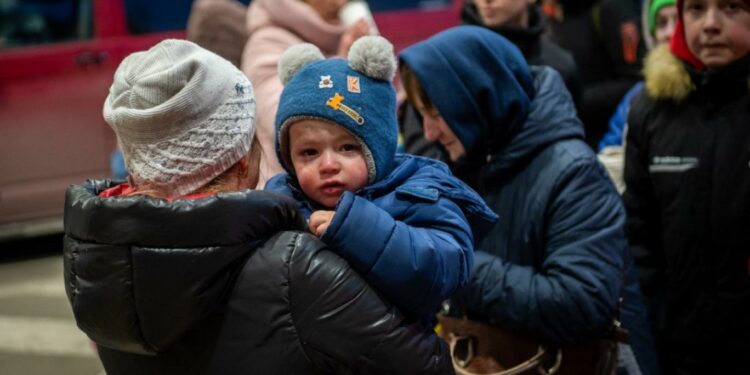 أكثر من 10 آلاف لاجئ أوكراني يصلون إلى اليونان وقبرص