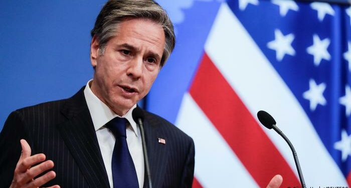 بلينكن يجري إتصالا هاتفيا مع وزير الخارجية الصيني بشأن الحرب في أوكرانيا ويتعهد من بولندا بتقديم مزيد من المساعدات للاجئين الأوكرانيين بتخصيص 2,75 مليار دولار ويتهم روسيا بإرتكاب “جرائم حرب”