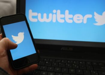 بعد “فيسبوك”.. روسيا تعلن بدء حجب “تويتر”