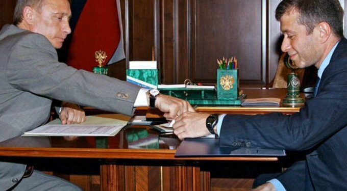 أبراموفيتش مع أردوغان بتركيا .. ما دور ملياردير روسيا في المفاوضات الأوكرانية -الروسية ؟