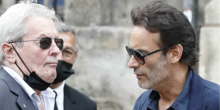 نهاية صادمة لساحر النساء .. من رومي شنيدر وناتالي أم أنطوني وآخرهن يابانية وقفت بجانبه خلال مرضهألان ديلون يطلب من إبنه تنظيم رحيله بطريقة “الموت الرحيم “…!!!