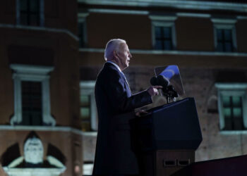 بايدن يصف بوتين بـ “الجزار ” ويقول أن “واشنطن ملتزمة تمامًا ببند الدفاع المشترك في معاهدة الحلف الأطلسي”.. و”الكرملين” يحذر أن “الإهانة الجديدة” تضيّق أكثر فرص تطبيع العلاقات بين روسيا والولايات المتحدة