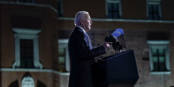 بايدن يصف بوتين بـ “الجزار ” ويقول أن “واشنطن ملتزمة تمامًا ببند الدفاع المشترك في معاهدة الحلف الأطلسي”.. و”الكرملين” يحذر أن “الإهانة الجديدة” تضيّق أكثر فرص تطبيع العلاقات بين روسيا والولايات المتحدة