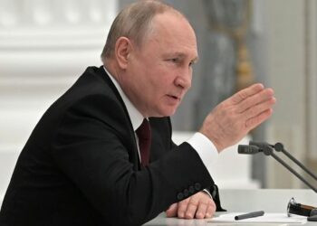 بوتين يستجيب لطلب زيلنسكي لعقد لقاء مشترك بشرط واحد.. و4 من دول الناتو ترغب في الحد من الإعتماد على الطاقة الروسية.. ولافروف: روسيا تعتزم فرض قيود على دخول مواطنين من دول “غير صديقة” إلى أراضيها