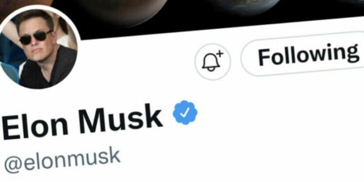 ماسك يجري محادثات لتوفير تمويل عرض الاستحواذ على تويتر