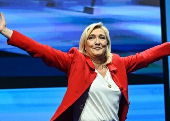 كادت توصل اليمين المتطرف إلى السلطة بفرنسامارين لوبان : حصولي على 42% يعتبر إنتصارا ساحقا .. المعارضة ستكون قوية وسأواصل العمل بكل قوة ضد سياسات ماكرون