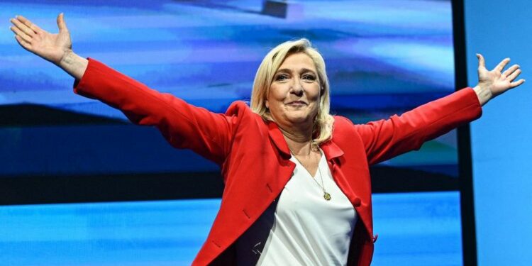 كادت توصل اليمين المتطرف إلى السلطة بفرنسامارين لوبان : حصولي على 42% يعتبر إنتصارا ساحقا .. المعارضة ستكون قوية وسأواصل العمل بكل قوة ضد سياسات ماكرون