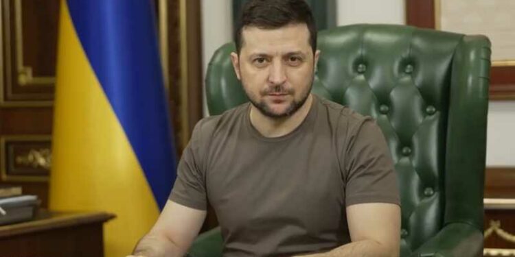 زيلينسكي يعلن إقالة رئيس الأجهزة الأمنية في خاركيف لأنه “لم يعمل من أجل الدفاع عن المدينة”