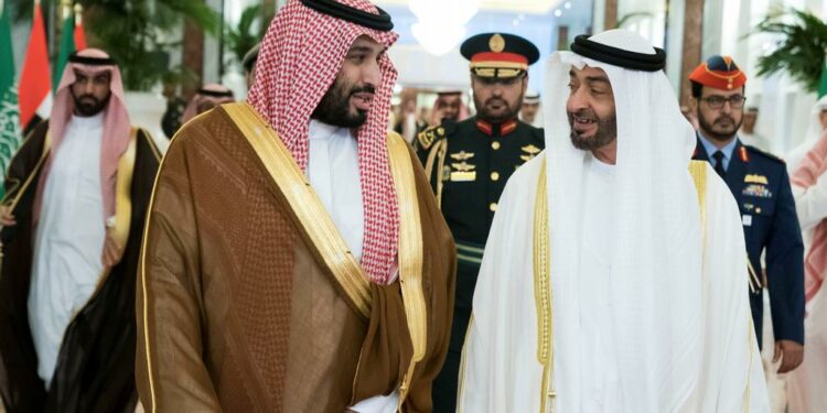 ولي العهد السعودي يزور أبو ظبي لتقديم العزاء لرئيس دولة الإمارات في وفاة الشيخ خليفة بن زايد