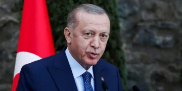 أردوغان: ننهج سياسة التوازن في علاقاتها مع روسيا وأوكرانيا ولا ننوي قطع الروابط مع بوتين أو زيلينسكي ونرفض إنضمام فنلندا والسويد إلى “الناتو” والأخير يبدد الـ”مخاوف”