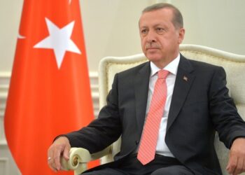 إردوغان يؤكد أن أنقرة لا تنتظر “إذنا” من واشنطن لشن عملية عسكرية جديدة في سوريا ولن تقبل بإنضمام دول داعمة للإرهاب إلى الناتو