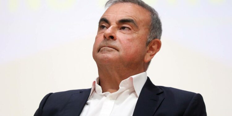 النيابة العامة اللبنانية تستجوب كارلوس غصن بموجب نشرة من الأنتربول