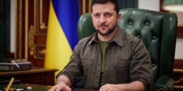 زيلينسكي للغرب: “كفّوا عن العبث” مع روسيا وأوقفوا الحرب وإنقسامات الاتحاد الأوروبي حول فرض عُقوبات جديدة عليها لا تخدم أحدًا