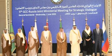 لافروف: شركاؤنا في الخليج لن يشاركوا في العقوبات الغربية ضد روسيا والتعاون مع “أوبك” مستمر من أجل إستقرار أسعار الطاقة.. ووزير الخارجية السعودي يعلن: موقفنا الخليجي موحد من أزمة أوكرانيا