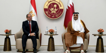 مصر وقطر توقعان إتفاقيات لتعزيز التعاون خلال زيارة رسمية للرئيس المصري.. والسيسي يؤكد حرص بلاده على تطوير العلاقات السياسية والإقتصادية