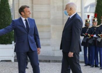 فرنسا تتعهد بالتراجع عن تخفيض عدد التأشيرات للتونسيين