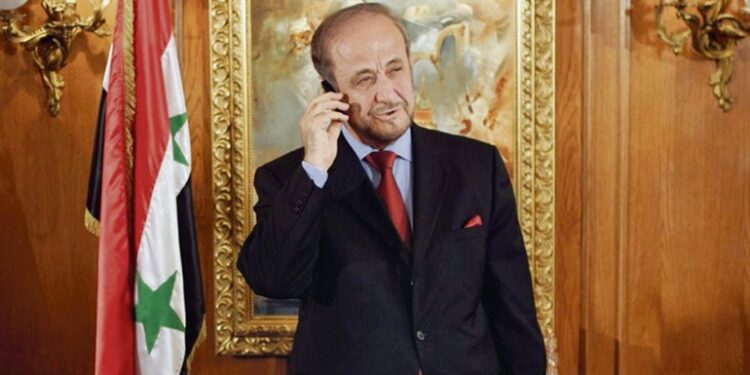 رفعت الأسد يعيد لفرنسا وسام جوقة الشرف