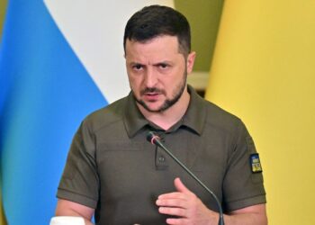 زيلينسكي في أول ردّ فعل له بعد صدور نتائج الاستفتاءات: “سنتحرك للدفاع عن شعبنا” في المناطق المحتلة والإستفتاءات “مهزلة”