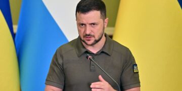 زيلينسكي في أول ردّ فعل له بعد صدور نتائج الاستفتاءات: “سنتحرك للدفاع عن شعبنا” في المناطق المحتلة والإستفتاءات “مهزلة”