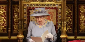 من الملكة إليزابيث.. “رسالة سرية” لن تقرأ إلا بعد 63 عاماً !