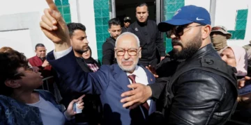 التحقيق مع رئيس حركة النهضة ونائبه في قضية تتعلق بـ”تسفير جهاديين” من تونس إلى سوريا والعراق