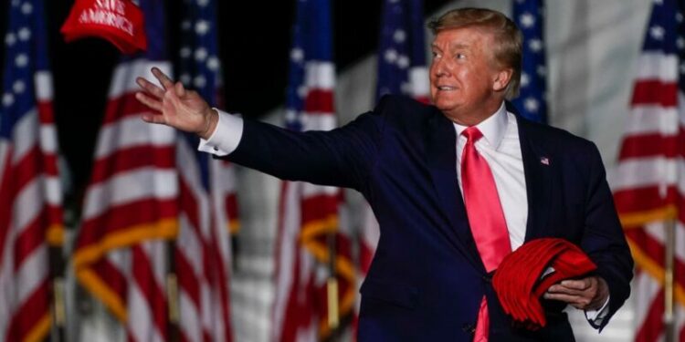 ترامب يبدأ إستعداداته للعودة لكرسي البيت الأبيض مبكرًا.. جولة إنتخابية لدعم مرشحين جمهوريين وإختبار أولي لمستقبله السياسي