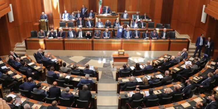 مرة آخرى .. رئيس البرلمان اللبناني يؤجل جلسة إنتخاب رئيس جديد للجمهورية