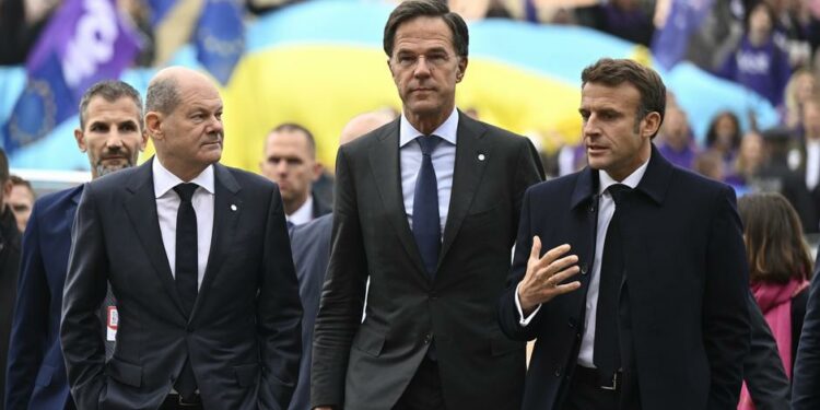 قادة الاتحاد الأوروبي يناقشون قضايا أوكرانيا والصين ويوافقون على المضي قدما في مجموعة من الإجراءات الطارئة لمعالجة أزمة الطاقة