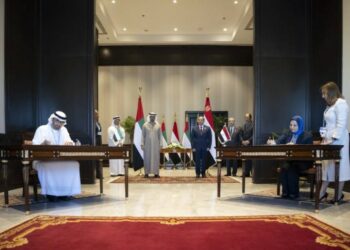 الإمارات ومصر توقعان اتفاقية لإنشاء أحد أكبر مشاريع طاقة الرياح في العالم