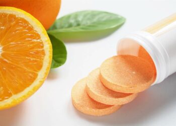 دراسة تحذر.. كثرة الفيتامين C تدمر الكلى