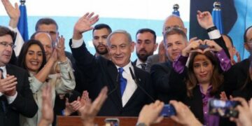 موقع عبري يكشف عن أول القرارات التي سيتخذها نتنياهو فور تشكيله الحكومة الإسرائيلية.. سكن وطائرة وحرس لزوجته