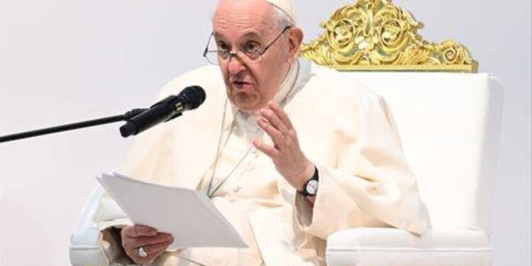 البابا فرنسيس يترأس قداساً حاشداً في البحرين عشية إختتام زيارته