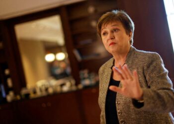 مديرة صندوق النقد: سعر الكربون المطلوب 75 دولاراً للطن بحلول 2030