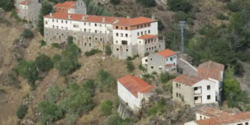 صدق أو لا تصدّق.. قرية إسبانية للبيع بسعر «غرفة نوم»