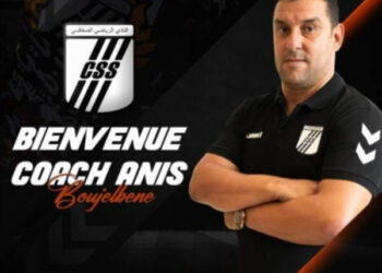 الصفاقسي يقيل مدربه.. ويعين أنيس بوجلبان في هذا المنصب