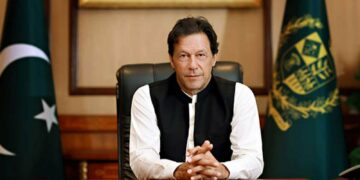 رئيس الوزراء الباكستاني السابق عمران خان في حالة مستقرة بعد “محاولة إغتيال” واضحة