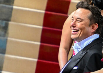 مبيعات ماسك من أسهم “تسلا” تقترب من 40 مليار دولار