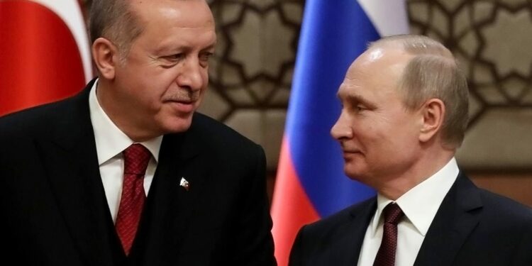 أردوغان لبوتين: تطهير الحدود السورية من”الإرهابيين” بعمق 30 كم أولوية والإعداد لتصدير مواد غذائية وسلع بشكل تدريجي