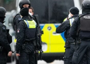 السلطات الألمانية تقبض على 25 شخصا بتهمة التخطيط لإنقلاب على الحكومة.. وموسكو تنفى تورطها وتصف التحقيقات بـ”أمر داخلي”