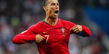 لكتابة التاريخ مع عملاق إيطاليا.. عرض جديد على طاولة كريستيانو رونالدو