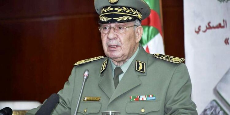 رئيس أركان الجيش الجزائري: تمكنا من إفشال الإستراتيجيات الخبيثة التي إستهدفت كيان الدولة عن طريق الإرهاب