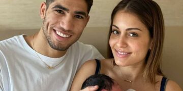 تفاصيل قصة حياة أشرف حكيمي المغربي أيقونة ” بر الوالدين ” الذي إنتقل من الفقر إلَى نجم الكرة العالمية ..أمه ترافقه في معظم المباريات وزوجته هبة نجمة تمثيل إسبانية