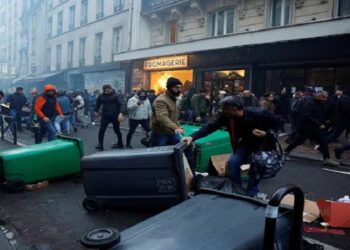 مقتل الأكراد بفرنسا تضع البلاد على صفيح ساخن.. المهاجم بمصحة نفسية وكان يريد قتل أجانب في الضواحي الباريسية أولا