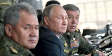 بوتين يعترف بصعوبة الأوضاع في المناطق الخاضعة للسيطرة الروسية بأوكرانيا ويدعو الإستخبارات للتركيز على التجسس وسيحدد الأهداف العسكرية لعام 2023 خلال إجتماع قادم