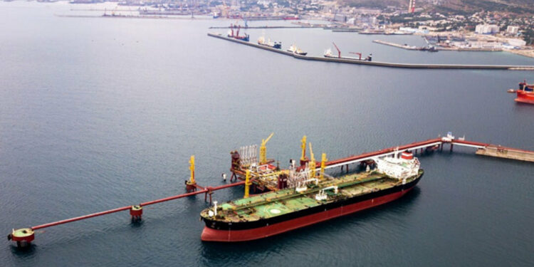 إستجابةً لعُقوبات الاتحاد الأوروبي.. تركيا تعترض طريق ناقلات النفط القادمة من روسياوكازاخستان تعبر مضائقه من البحر الأسود بُدون وثيقة تأمين