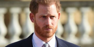 الأمير هاري: العائلة المالكة تلعب “لعبة قذرة” بتسريب القصص