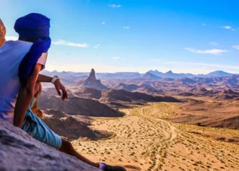 الجزائر تقرر منح التأشيرات لدى الوصول لتشجيع السياحة في الصحراء